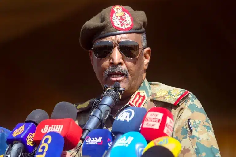 من هو عبد الفتاح البرهان السيرة الذاتية ويكيبيديا.. تعرف على أهم المعلومات!